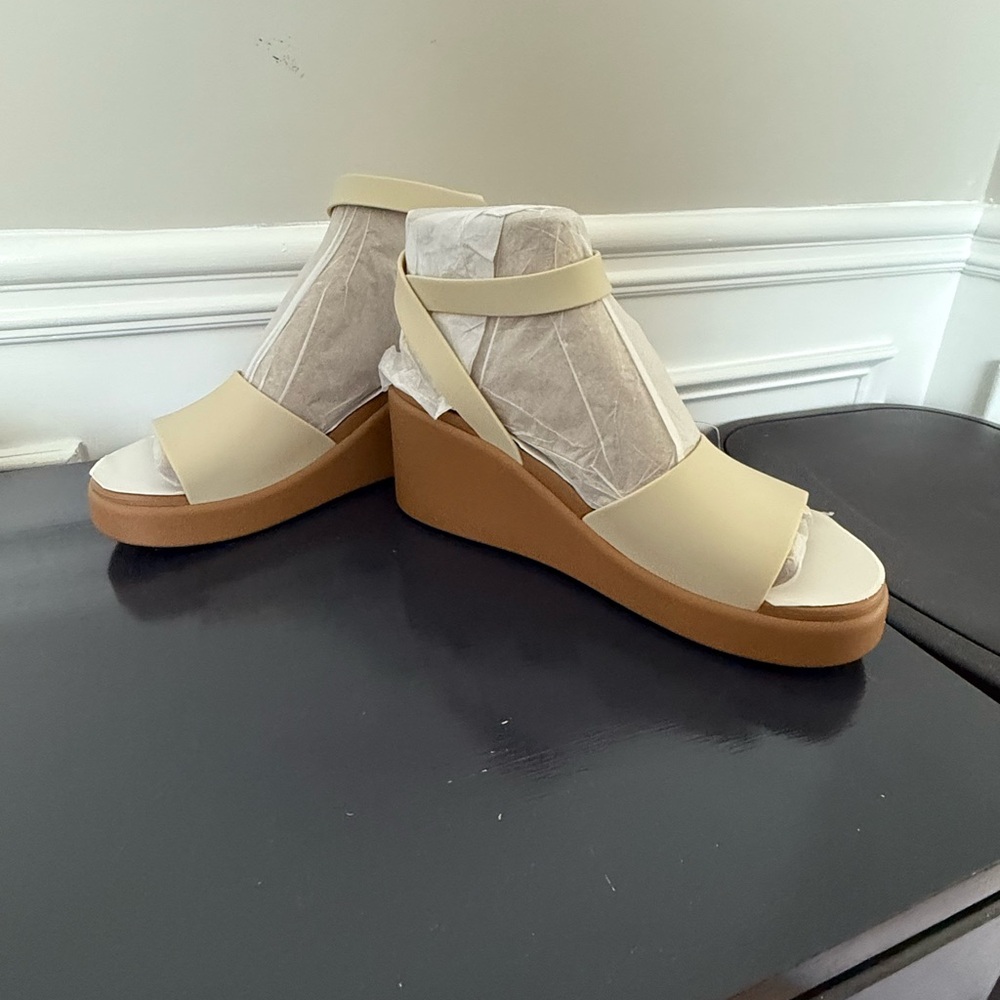 CROCS Brooklyn Wedges